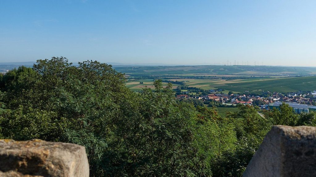 Uitzicht vanaf de uitkijktoren van Lonsheim op de Hemm