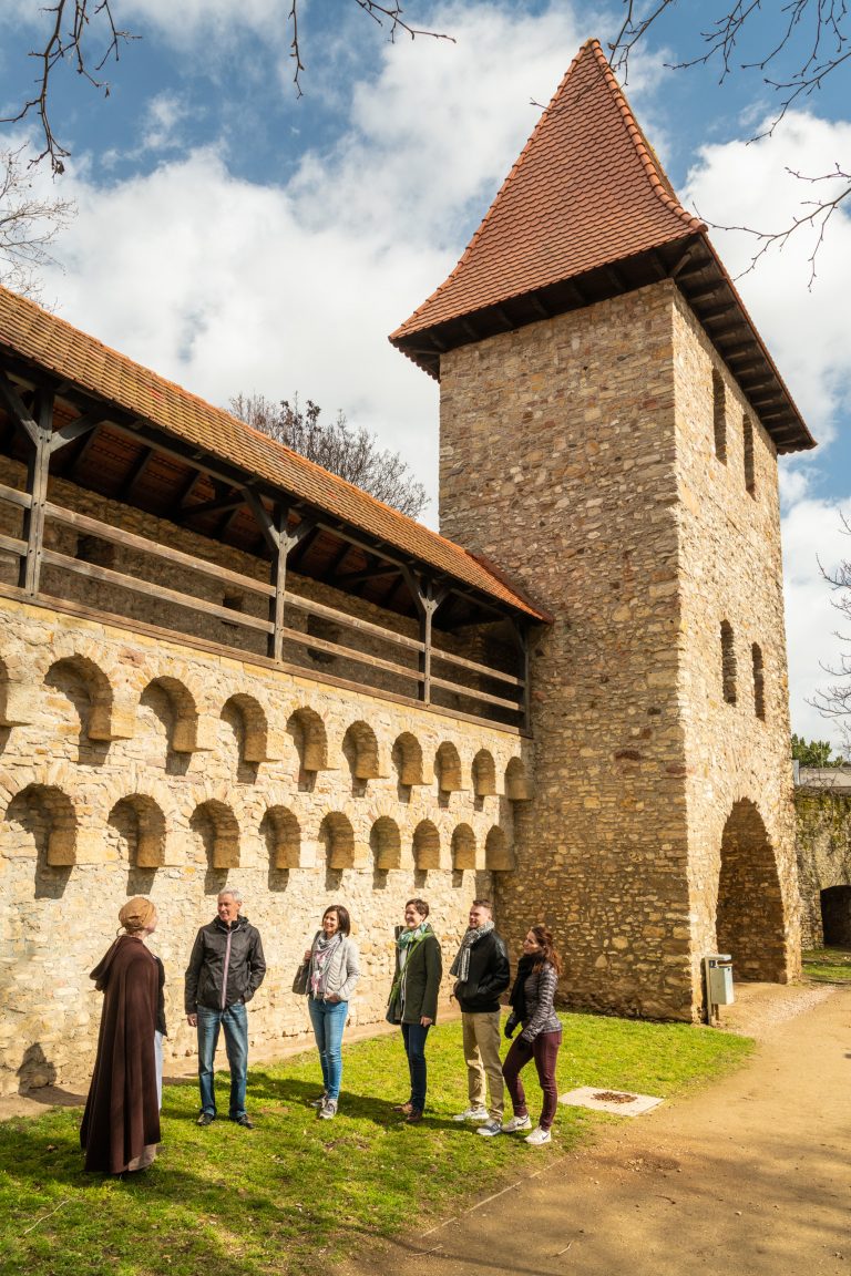 Nachtwächterführung an der Stadtmauer in Alzey