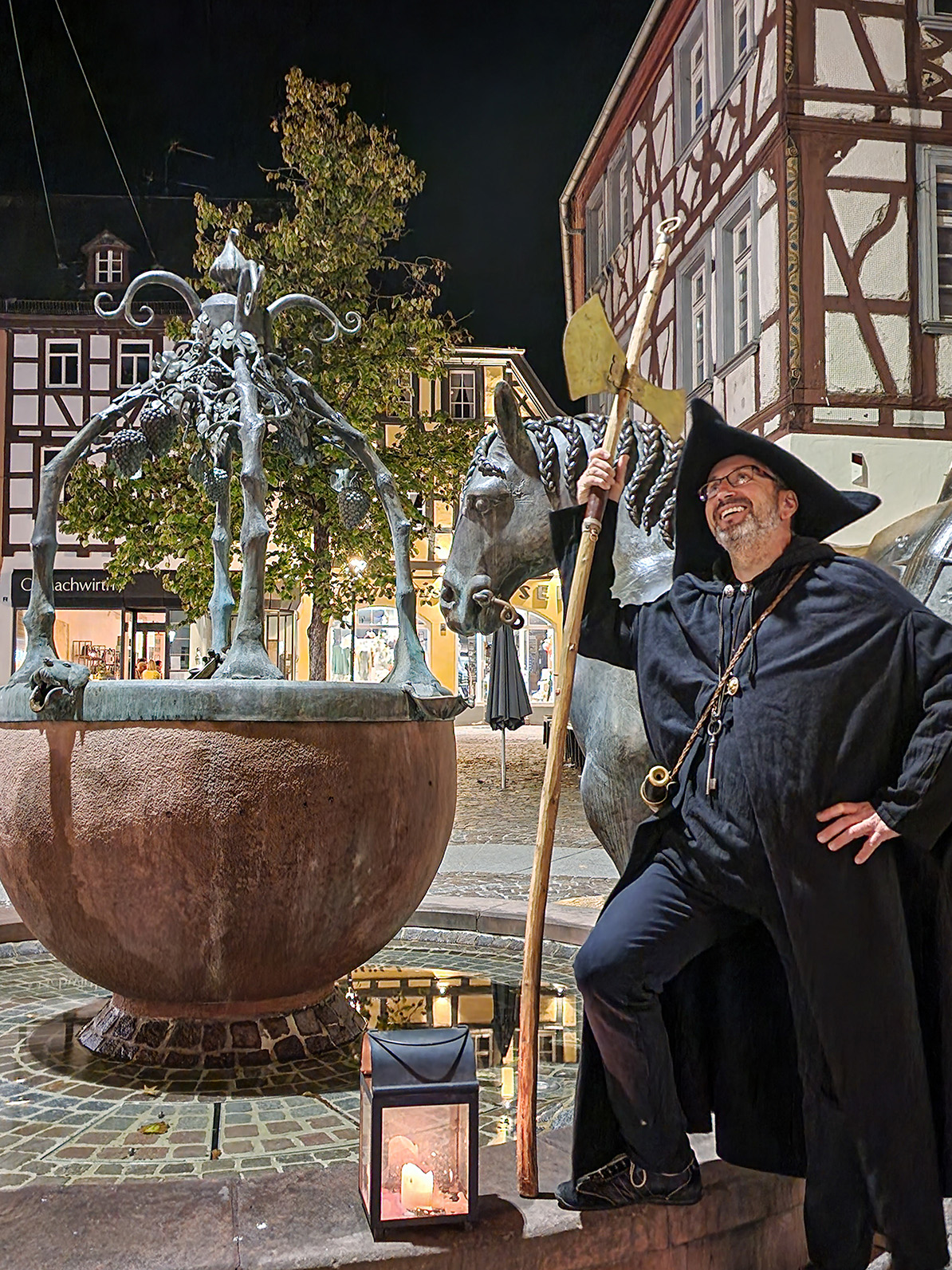 Nachtwächterführung in Alzey am Rossmarktbrunnen