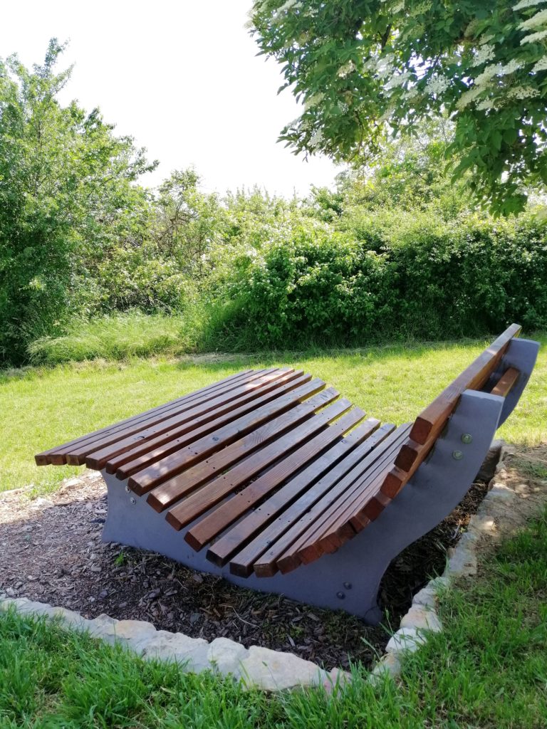 Picknickplekken in Rheinhessen Ligstoel wandelen op de Goldberg in Jugenheim