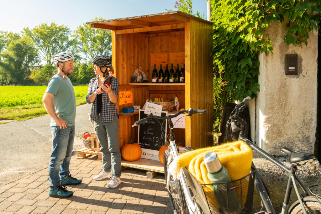 Fietsen in de herfst in Rheinhessen - verkoopstanden Elftausend Mägde Mühle