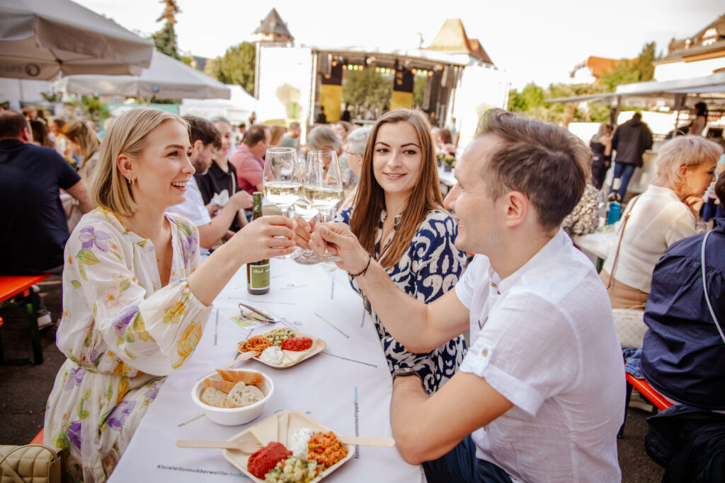 Lebensart beim Weinfest "Scheu Time" in Alzey